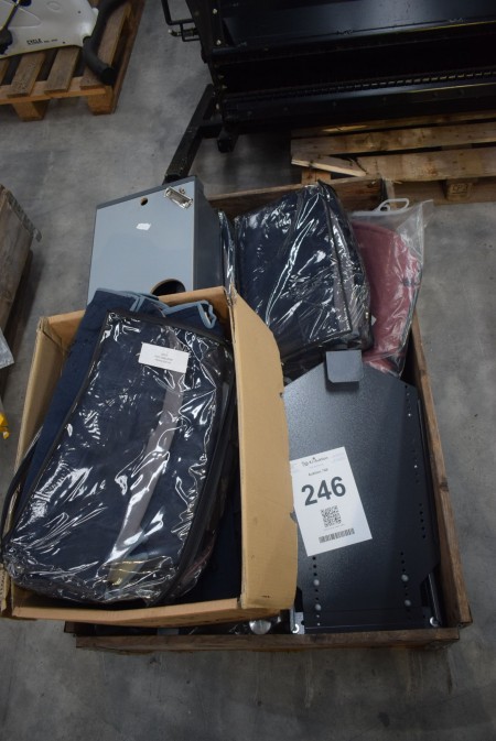 Spare parts for Iveco, floor mats, seat covers etc.