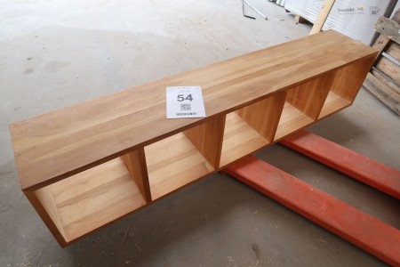 Møbel i massive træ med 5 rum, D33xB180xH38 cm