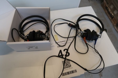 2 pcs. TDH 39p headphones