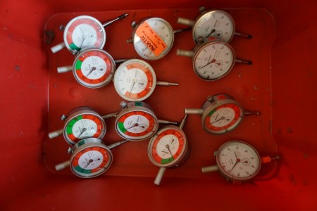 12 pcs. mechanical measuring clocks Manufacturer: Mitutoyo.