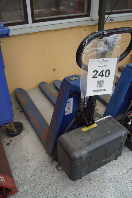 Electric pallet truck.