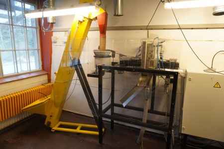 Sorting machine with conveyor belt. Manufacturer: RNA, type: SRC-N 250-2 R