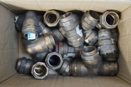 Assembly sleeves, water fittings etc. Brand: Isiflo.