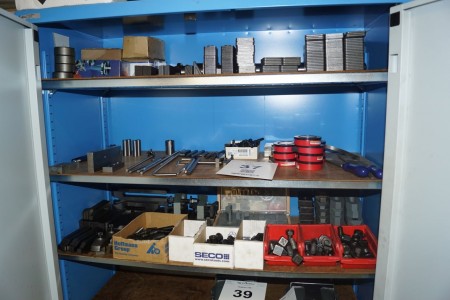 3 shelves with clamping tool.