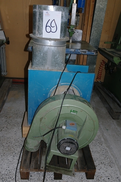 Stationary Chip  extractor. Engine: 3.0 hp