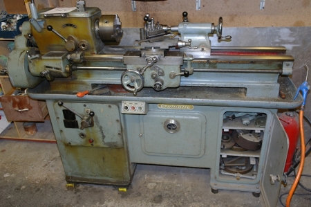 Metal lathe, Cromatic with four-jack-chuck glasses, plain washers + various turning tools