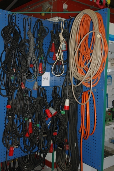 Lot various cables + extensions + hose + tool panel.