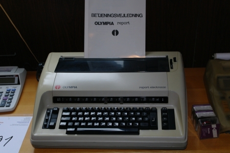 Olympia Rapport electronic skrivemaskine + 2 stk. strimmelregnemaskiner