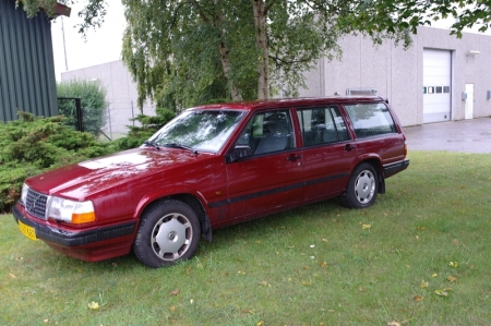Volvo 940 2,3 årgang 1997 km: 157.000 synsfri sammenkobling inkl. 4 ekstra dæk og bagsæder med seler. Skal omregistreres inden for en uge.
