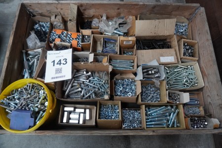 Lot of mixed bolts / nuts