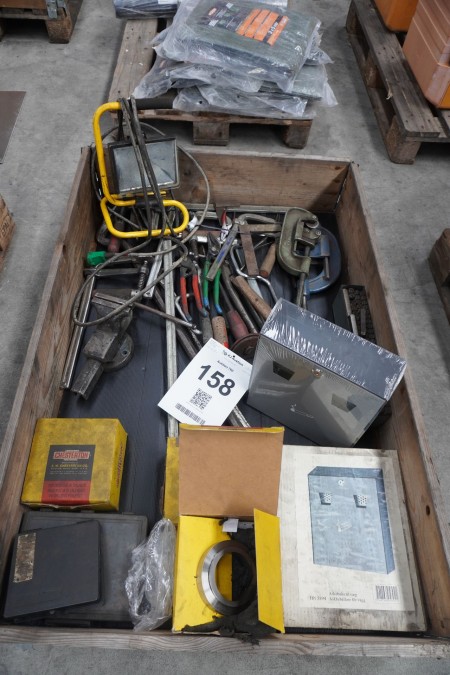 Lot of tools + spare parts