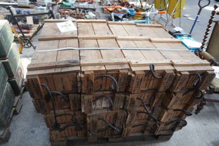 16 wooden ammunition boxes, 95x30cm.