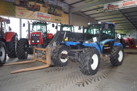 Telescopic loader, New Holland Model LM435A.
