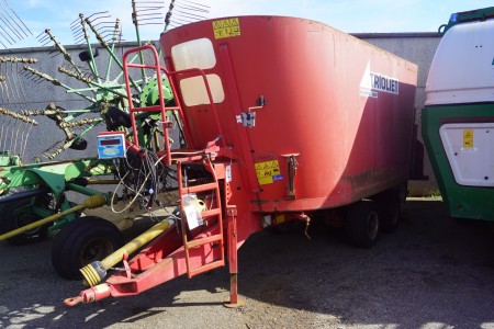 Complete feed truck Brand: Triolet Model: Solomix 2000