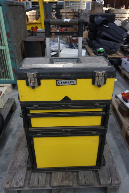 Booster + tool cabinet on wheels