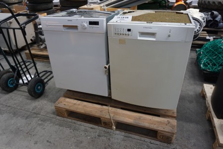 2 dishwashers, brand: Siemens and Electrolux
