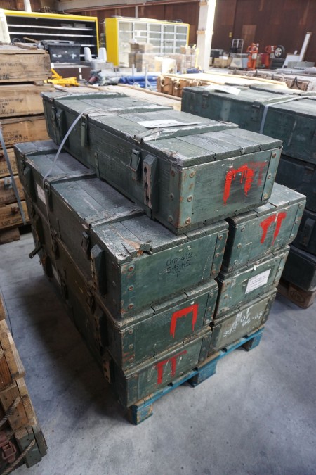 7 pieces of ammunition boxes