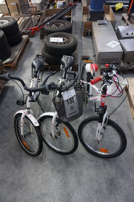 3 children's bicycles