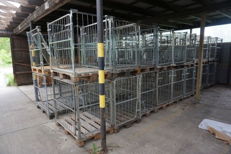 Ca. 56 pcs. metal cages.