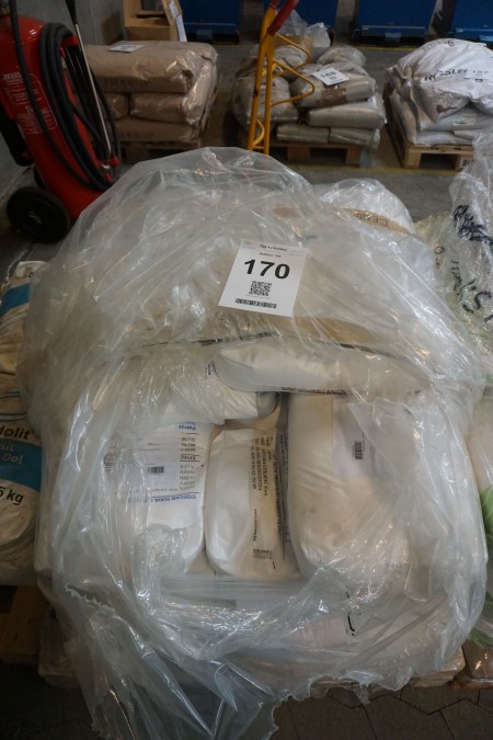 About 20 sacks of 25kg salt, brand: Sisecam