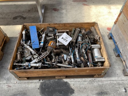 Lot of air cylinders