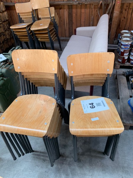 13 pile stools