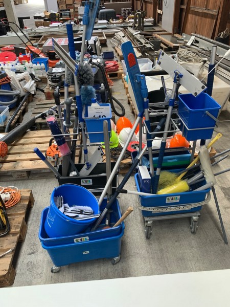 2 cleaning carts