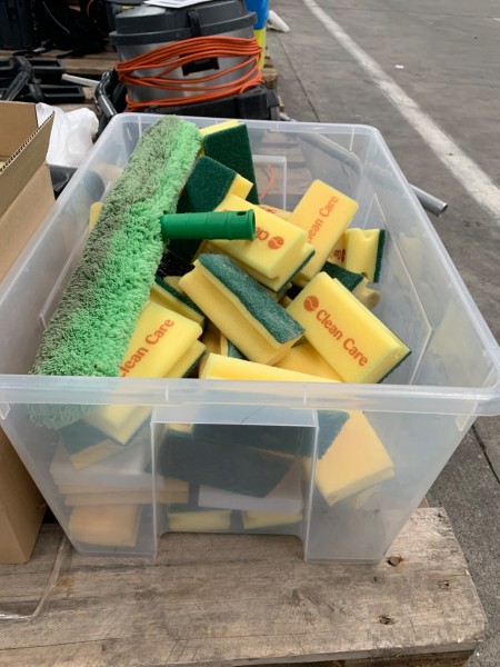 Lot of cleaning sponges + garbage bags + plastic pumps