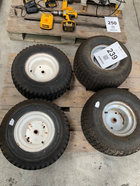 4 Stück Reifen für Gartentraktor