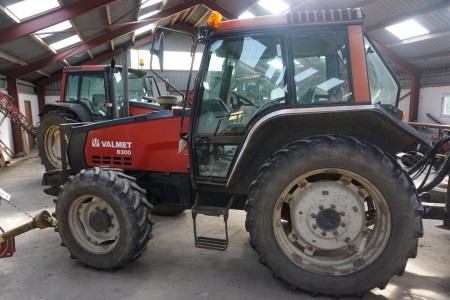 Tractor selected 6300.