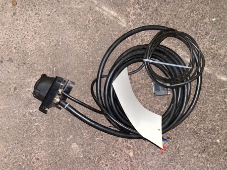 Cable connector with 13 poles