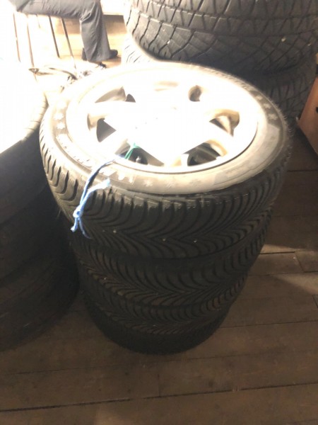 4 stk dæk med stålfælge, mærke: Michelin
