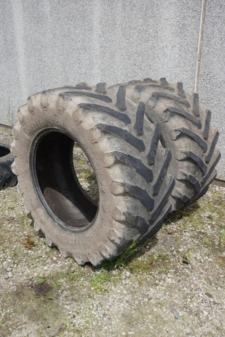 2 pcs tires, brand: Tralleborg, model: TM800