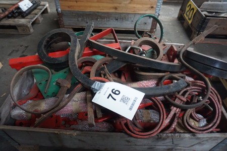 Lot of spare parts with harrow teeth, etc.