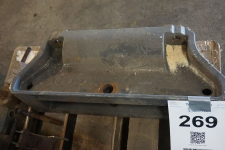 Front bracket for tractor