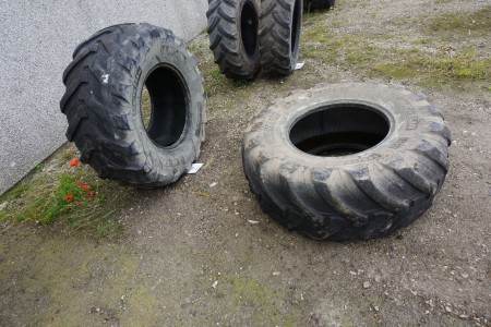 2 Michelin tires