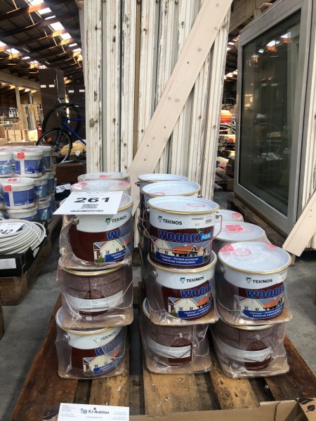 24 buckets of Woodex paint