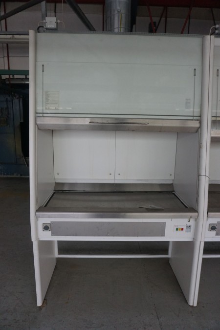 1 piece. fume cupboard with extractor. Brand: Lab-flex