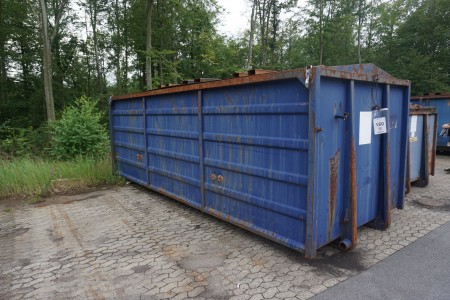 20 foot container with lid.
