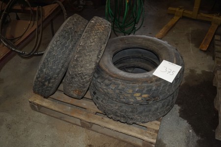 2 stk. dæk, Mærke: Michelin + 2 stk. forskellige dæk 