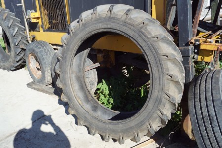 2 pcs. tractor tires; Brand: Pirelli and Kleber