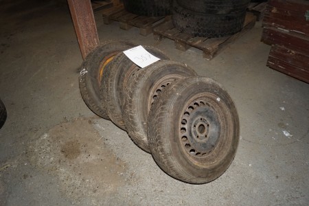 4 pcs. tires with rims, 2 pcs. Brand: continental, 2 pcs. Kleber.