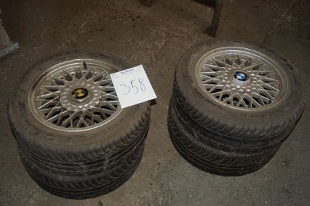 4 Stück. BMW Felgen 15 Zoll. + 4 Stk. Reifen