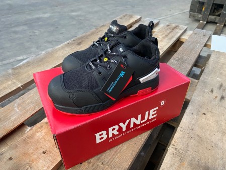 2 pcs Brynje Climate 660 safety shoes, size 37