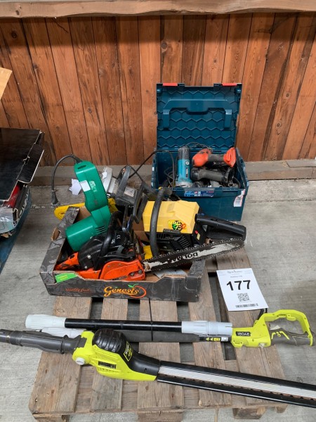 Lot of power tools + hedge trimmer etc.