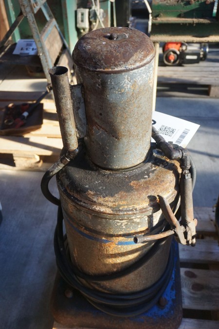Grease pump for air