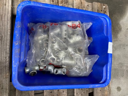 Lot of water fittings etc.