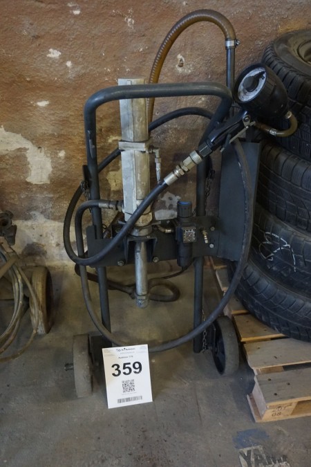 Oil cart with pump on wheels