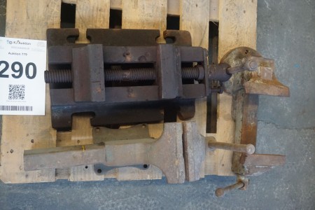 2 pcs. screw clamps + 1 pc. machine vice