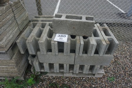 1 pallet of foundation blocks